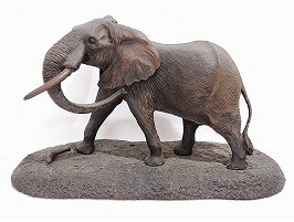 ロバート・グレン　彫刻作品「象」